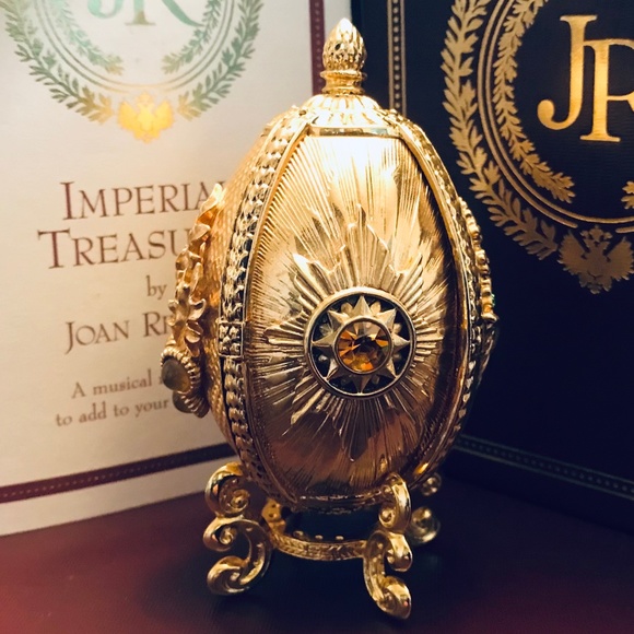 Joan Rivers Imperial Treasures “The Four Seasons Egg” - Picture 3 of 6